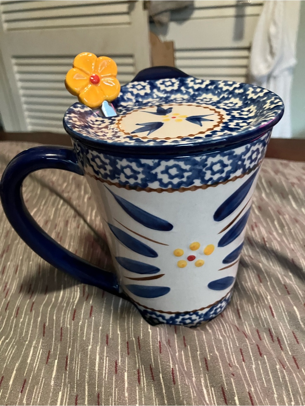 Blue and White Floral Ceramic Tea Mug with Lid and Spoon